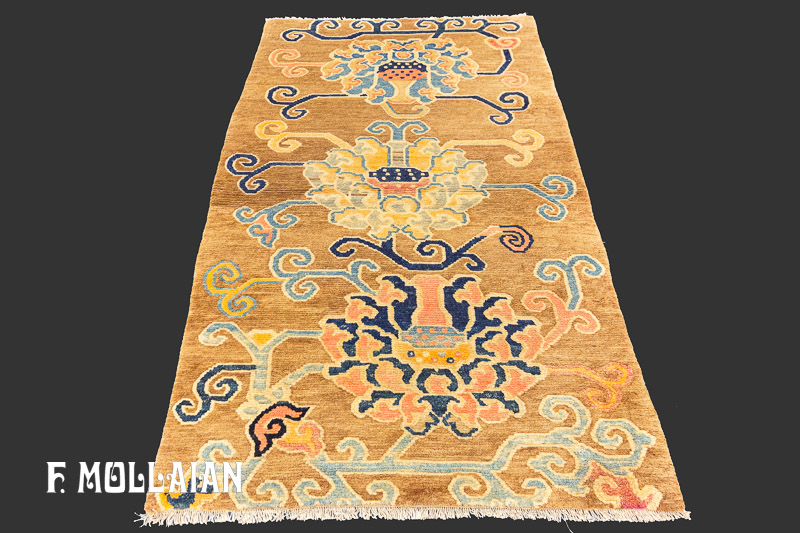 Antique Tibetan Rug n°:43553947